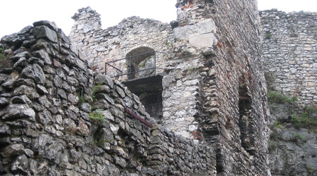 Ogrodzieniec – Polska