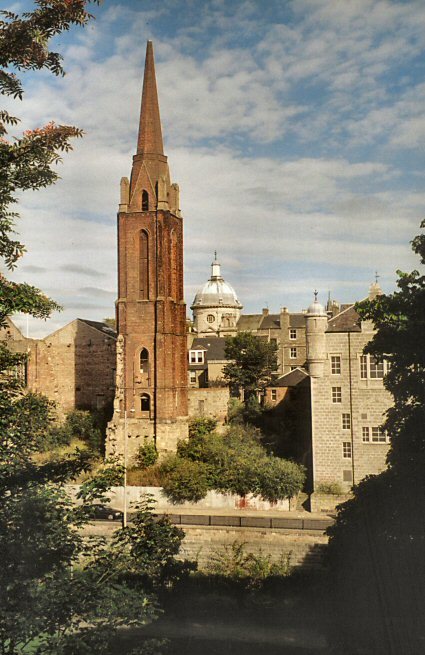 Aberdeen- widok  na stare  kościoły