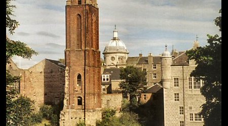 Aberdeen- widok  na stare  kościoły – Wielka Brytania
