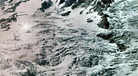 Mt. Rainier - lodowce schodzace  ze  szczytu  wulkanu – Mount Rainier, Stany Zjednoczone Ameryki