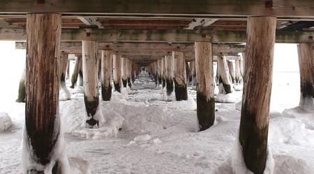 molo od dołu – Sopot, Polska