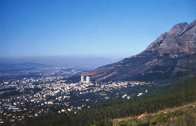 Cape Town - widok  na  miasto spod  Table  Mountain