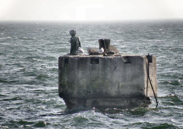 Gdynia-luty 2010-ten wędkarz przesiedział całą zimę