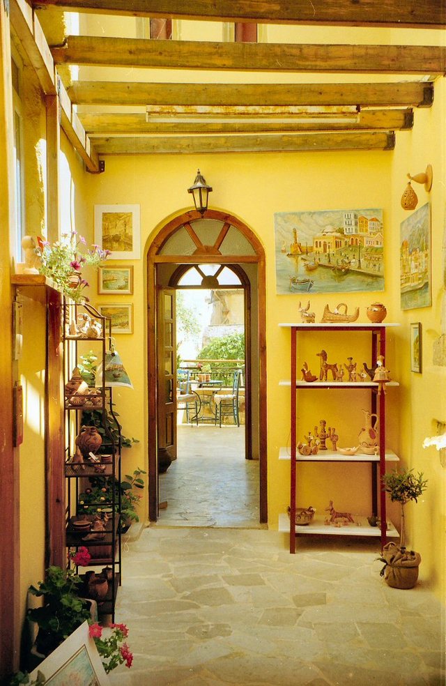 Kreta-Chania-galeria  z  pamiątkami