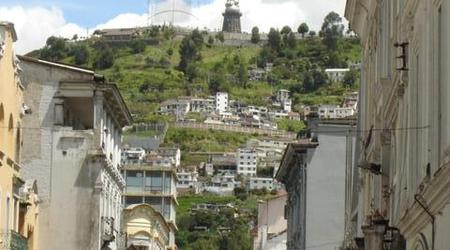 widok na wzgorze Panecillo – Quito, Ekwador