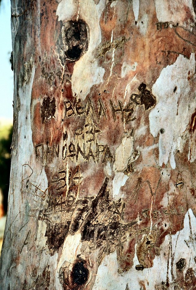 Heraklion- graffiti po grecku na  korze