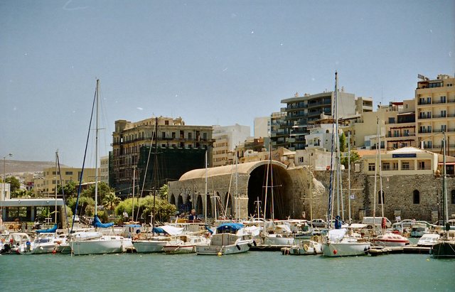 Heraklion- port - i hale weneckiej stoczni