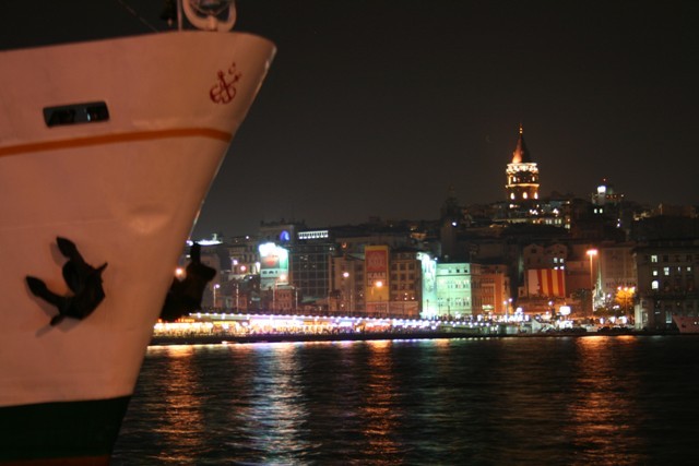 Most Galata, wieża Galata, noc...