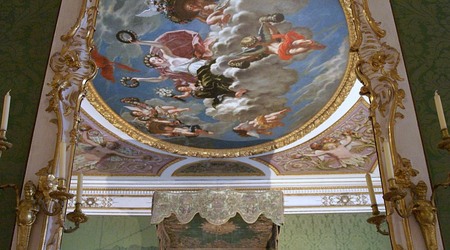 Monachium Nymphenburg wnętrze jednej z sal w lustrze – Niemcy