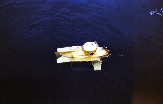 Atlantyk R.V. Profesor  Siedlecki-yellow  submarine