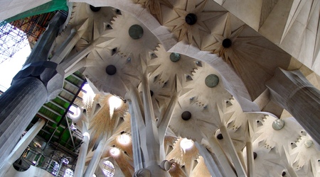 Gaudi, sklepienia SF – Barcelona, Hiszpania