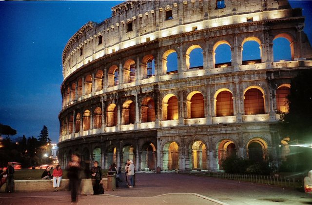 Rzym - Colosseum  nocą