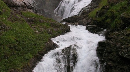 Wodospad Kjofossen na trasie Flamsbana – Flåm, Norwegia