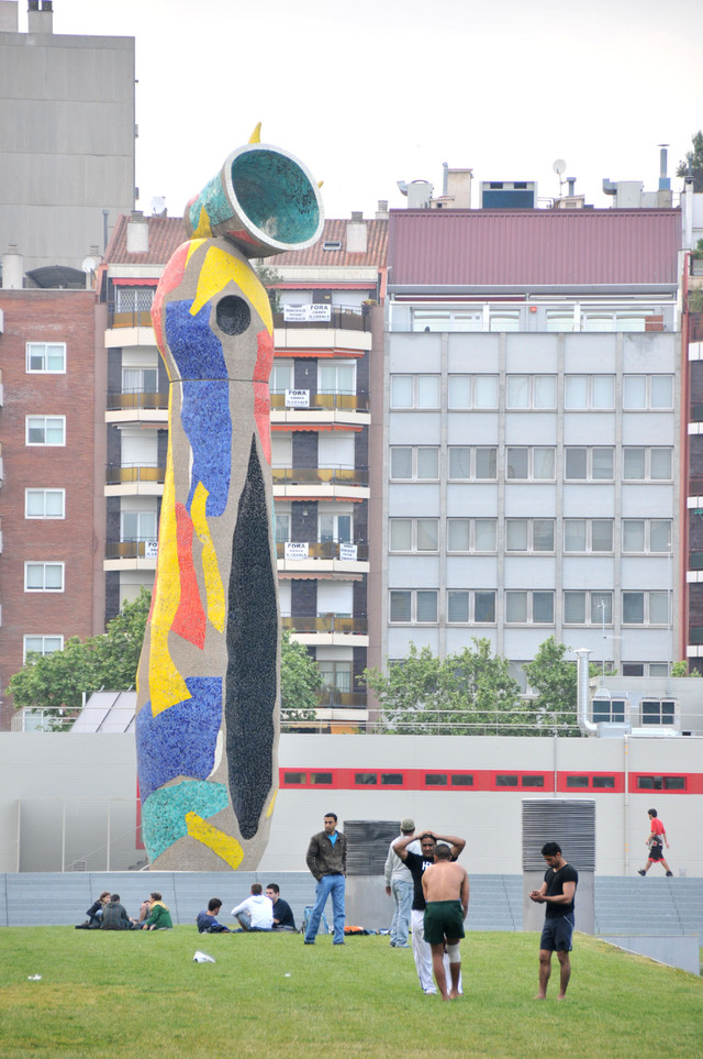 Dsc 2400 rzeźba Joan Miro - Kobieta i ptak