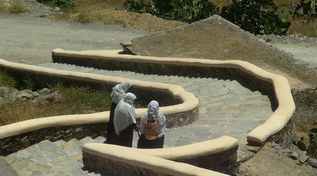 Schody i kobiety marokanskie – Agadir, Maroko