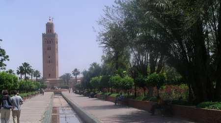 Widok na XII -wieczny meczet Kutubijja i wieże minaretu – Agadir, Maroko