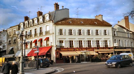 Fountainbleau- centralny  plac – Francja