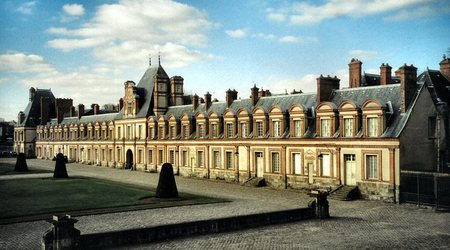 Fontainbleau -budynki  gospodarcze  pałacu – Fountainbleau, Francja