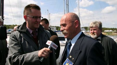kapitan Radliński i red. Hubert Malinowski z TVP Bydgoszcz – Jacht Klub im. Conrada, Polska