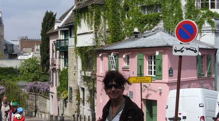 Różowy Domek na Montmartre – Paryż, Francja