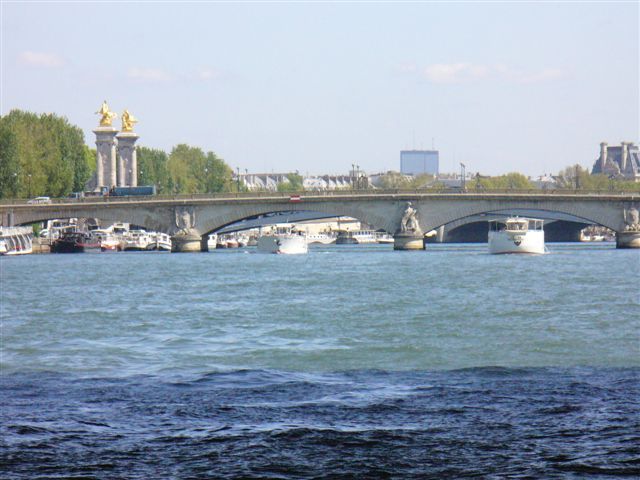 Most Aleksandra III widok z rzeki