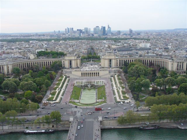 Widok na Trocadero z Wieży Eiffla
