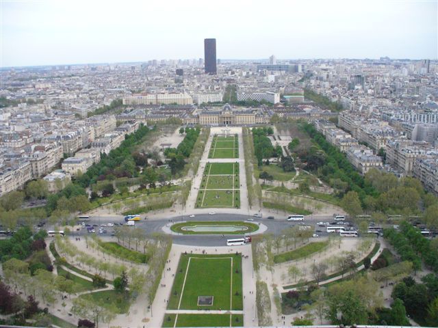 Widok z Wieży na Champ-de-Mars