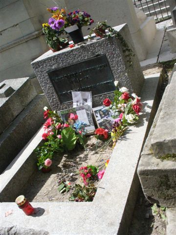 Cmentarz Père-Lachaise - grób Jima Morrisona