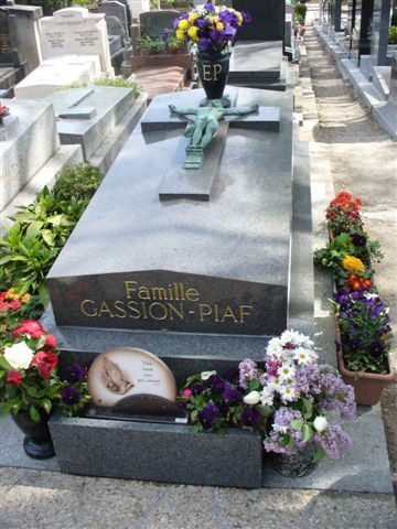 Cmentarz Père-Lachaise Grób rodziny Piaf
