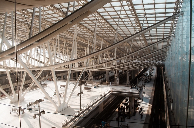 de gaulle - train station