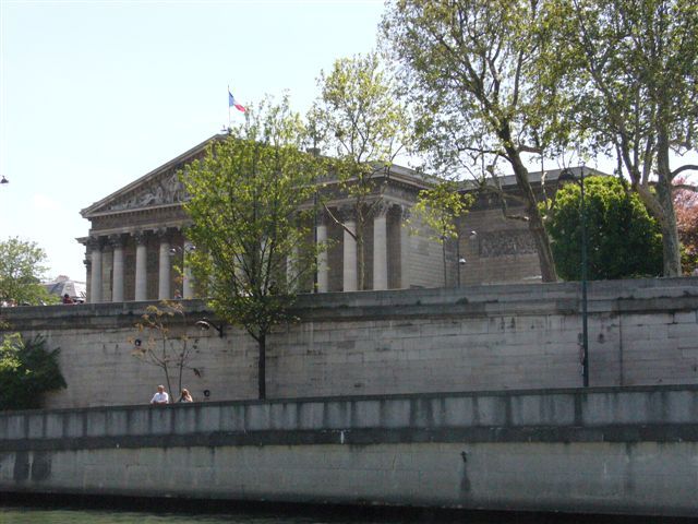 Pałac Burbonów od Sekwany