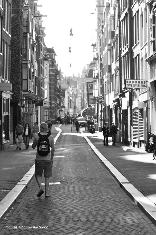 Popołudnie na Amsterdamskiej ulicy.