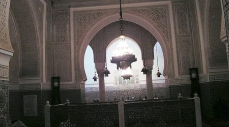 W marokanskim meczecie  koronki – Fès, Maroko