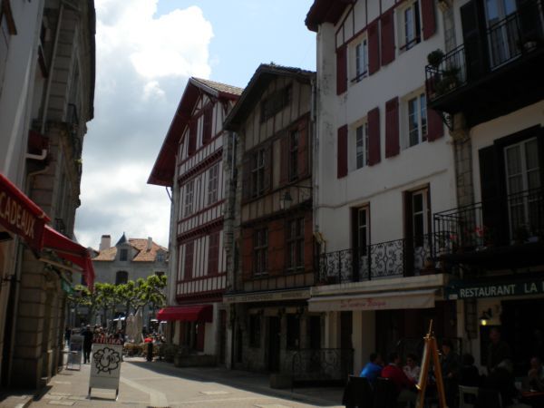 Uliczki St Jean de Luz