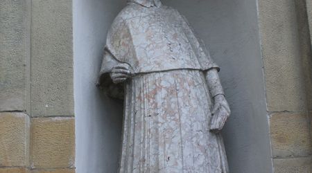 figura – Święty Krzyż, Polska