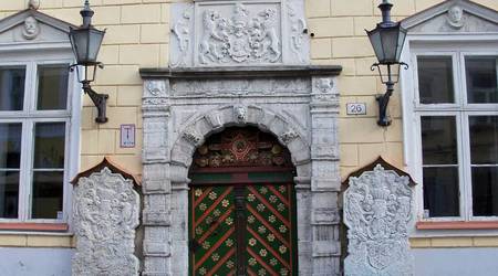 Tallin - Starówka - ozdobne drzwi – Estonia