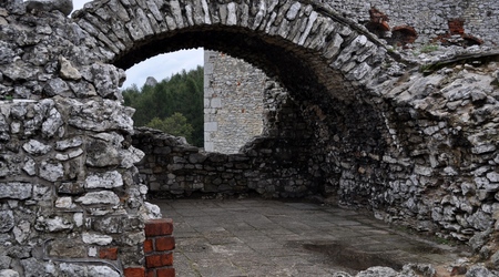 Podzamcze – Podlesice, Polska