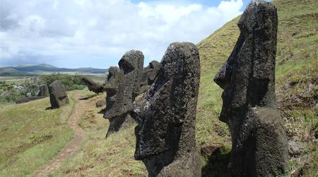 Rano Raraku - Park i wytwórnia moai – Wyspa Wielkanocna, Chile