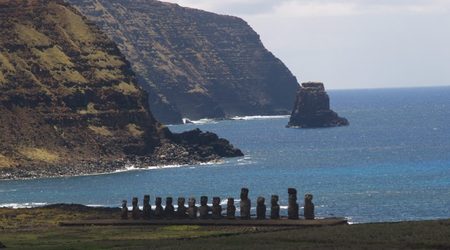 Tongariki z rano raraku 1 – Wyspa Wielkanocna, Chile