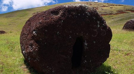 Pukao   czapka na glowe moai – Wyspa Wielkanocna, Chile