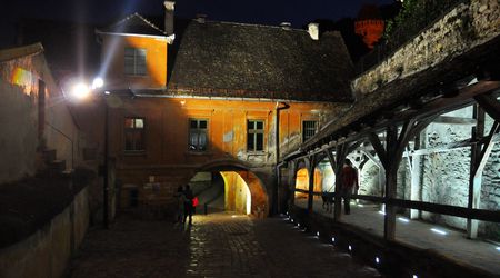 Sighisoara  nocą - dziedzictwo kultury i miasto Draculi – Rumunia