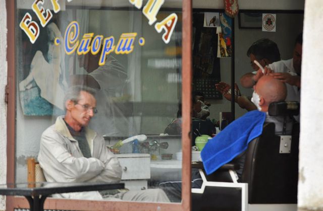 Czas na golarza..... na ochrydzkim deptaku.
