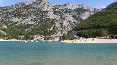 Ujście rzeki Verdon do jeziora – Bauduen, Francja