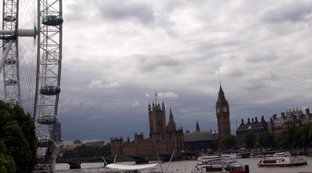 Londyn 14 widok na London Eye od strony Tamizy – Wielka Brytania