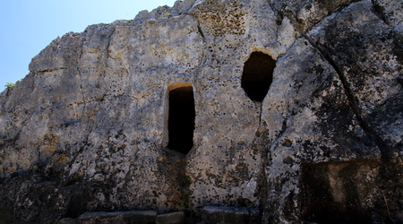 Jaskinie w Cala Morell – Hiszpania