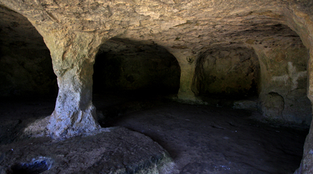 Jaskinie w Cala Morell – Hiszpania