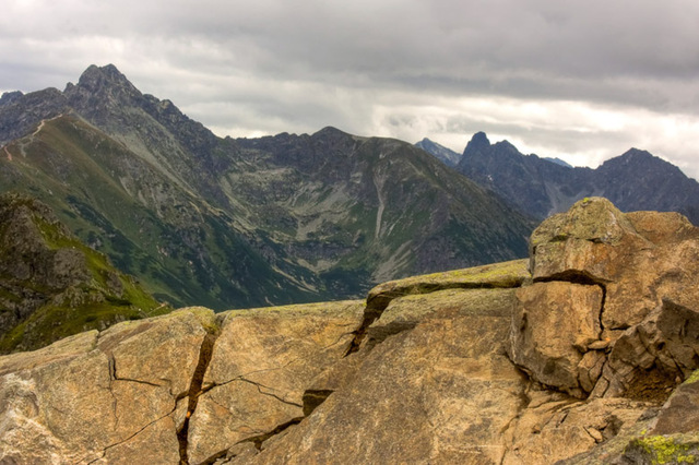 Tatry - w tle po lewej Świnica