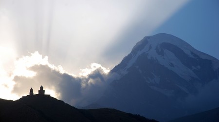 Widok na Tsmindę Samebę i Kazbek, Gruzja – Góry, Konkursy