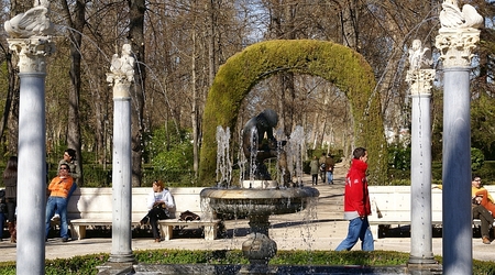 Aranjuez fontanna w parku – Hiszpania