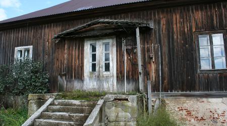 dworek – Kuźnica, Polska